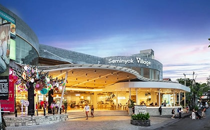 Вход в торговый центр Seminyak Village